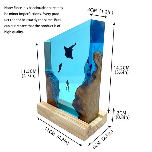Ocean Resin Handicrafts, Manta Ray and Diver Gift Ornament, Resin Figurine Statue, Home Decor Light, Unique Gift Idea, Sculpture Desk Decor, Decorative Statues, Decorative Piece