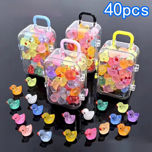 40 pcs Decorative Duck Figurines + 1 pc Mini Suitcase, Glow-in-the-Dark Duck Decor, Resin Ducks, Home Decor Ornaments, Ornament Accessories, Resin Animal Sculptures, for Home party, Living Room, Bar, Café Counter, Office Desk Decor
