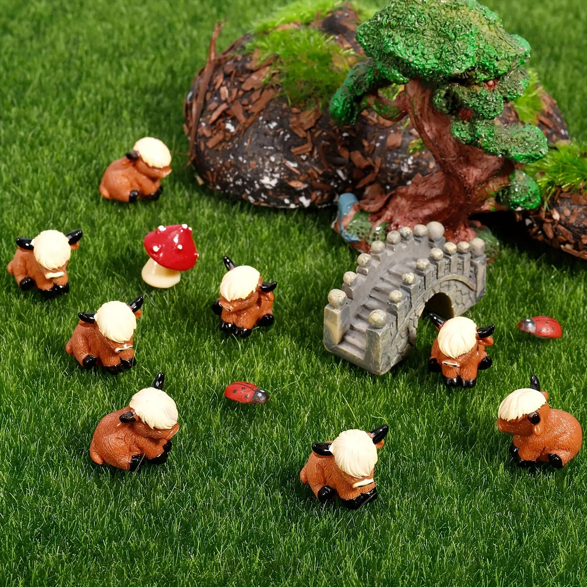 10Pcs Miniature Highland Cow Figurines, Resin Sculptures, Cute Detailed Decorative Pieces, Small and Precise, Perfect for Home Garden Party Decoration