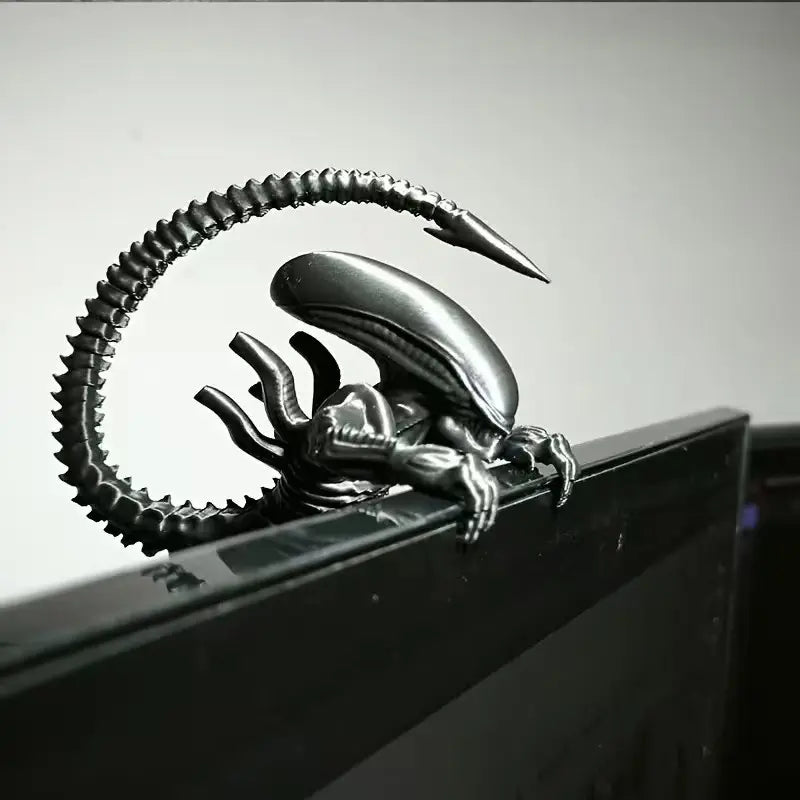 Alien Xenomorph Figure Monitor Top Decoration, Decorative Statues, Creative Desk Ornament for Gaming Room, Office Desktop PVC Collectible